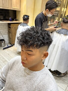 グルーマーズトウキョウ(GROOMER/S TOKYO) スペインカール　GROOMER/STOKYO　太田
