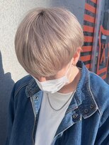 ビンゴ(BINGO)&nbsp;1002ホワイトミルクティーハイトーンカラーモテ髪マッシュ