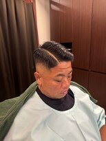 バーバーリング メソッド(BARBERING METHOD)&nbsp;７：３パートスキンフェードスタイル