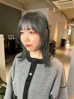 アム(amu)&nbsp;ブルージュカラー/ケアブリーチ/くびれミディ/姫カット