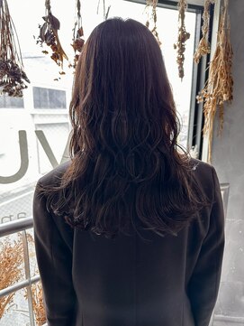 リュッカ(Lyuck) 【MANA】レイヤー/顔周りウルフ/波巻き/セミロング