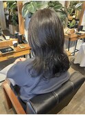 セミロング×寒色アッシュ