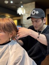 骨格と髪質を見極めた美髪設計カットで乾かすだけでまとまるスタイルに