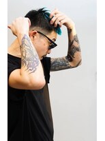 メリケンバーバーショップ コウベ(MERICAN BARBERSHOP KOBE) グランジスパイキーネープレスツーブロックショートにイメチェン