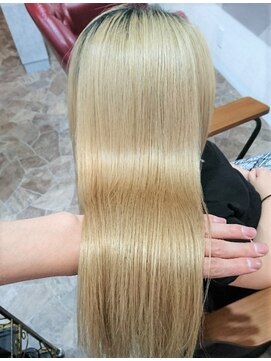 ヘアーアンドアイラッシュ チェイン(HAIR&EYELASH CHAIN) ハイトーンカラーもツヤツヤ☆　※Before⇔After