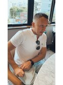 メンズ海外フェードカットかき上げバーバースタイル
