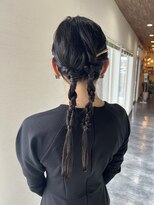 ミルヘアデザイン(mil hair design) ツイン編みアレンジ