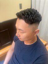 チョス(Chos)&nbsp;スキンフェード×アイロンパーマ