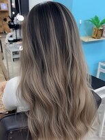 ウル(ulu)&nbsp;バレイヤージュ　ケアブリーチ　グレージュ　シルバー　グレー