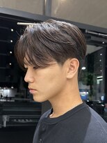 カルム(kalm)&nbsp;毛流れセンターパートニュアンスパーマカルマヘアメンズパーマ