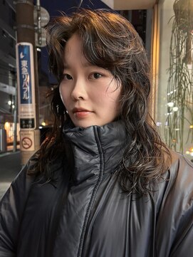 ナヌークカフラ(nanuk kafla) くるくるパーマ/カーリーパーマ/コテ巻きパーマ/顔まわりカット