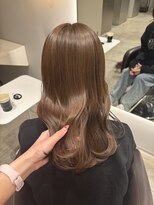 ケリーアン 太田(kelly.un)&nbsp;グレージュ / ベージュ / やわらかくみえるカラー