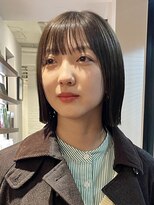 アビー(ABBEY)&nbsp;オイルをつけるだけでおしゃれに見えるぱつっとボブスタイル