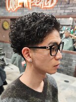 フォーコーナーズカットショップスリーセント 栄(FourCornersCutShop 3/cent) オールバックパーマ/テーパーフェード/スパイラルパーマ