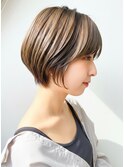愛されショートボブくびれレイヤーミルクティーベージュ春カラー