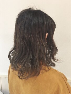 ネオリーブエム(Neolive em;) neolive em ハイライト×マットベージュ☆☆