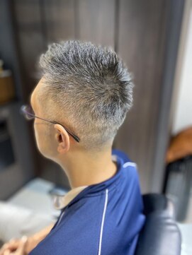 バーバーバー 四谷(BARBER-BAR) 大人の刈り上げスタイル