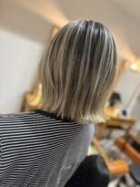 レシェル 松阪(RECIEL)&nbsp;バレイヤージュ風ハイトーンカラー