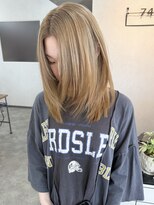 ナジック(749)&nbsp;前髪なし顔周りレイヤー×ミルクティーベージュ