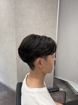 メンズサロンドットリアン(dot. lien) 刈り上げセンターパート毛流れパーマ【町田/町田駅/MEN'S】