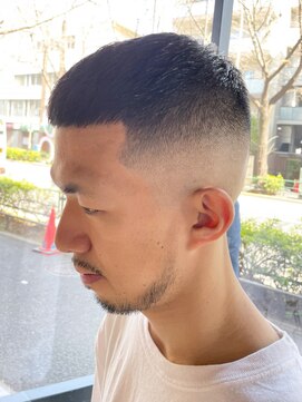 アイティーバイアルバム 下北沢店(IT by ALBUM) クロップカット_アップバングコンマヘアスキンフェード_ba395382