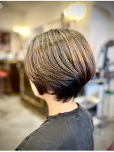 サーティエイト(38)&nbsp;首細く小顔丸みショートメッシュボブ/カット/髪質改善/元町/