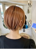 ハイトーンアプリコットオレンジ丸みショートボブ梅ヶ丘
