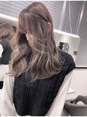 ハイライトカラーミルクティーベージュレイヤーカット