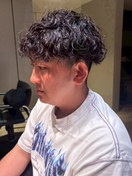 ナチュラル ヘアーデザイニング(Natural hair designing) メンズスタイル/スペインカール/フェードカット/刈り上げカット