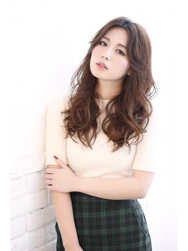 ガランテ(Galante) 大きめカールの大人ロング