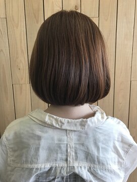 ルーツマーチン(ROOTSmartin) ウォームブラウンのミニボブ
