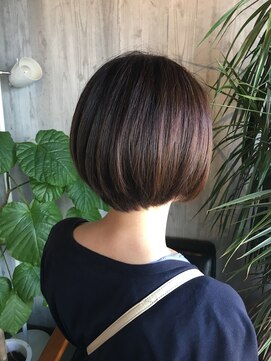 ヘアードレスビュー(hair dress V.I.E.W) きれいめショート