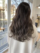 リズム(lysm)&nbsp;バレイヤージュ × グレージュカラー