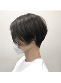 前髪長めのハンサムショート