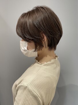 ベルベットヘア 千早店(Velvet hair) アッシュグレー×シアーショート 【福岡聖容】