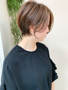 ミィ 表参道(mee.) 【mee.】ハセガワヒトシ　くびれ丸み　前髪長めショート