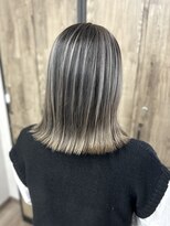 ヴィフ 大船(VIF)&nbsp;バレイヤージュ/グレージュ/切りっぱなしボブ/大船/大船駅鎌倉