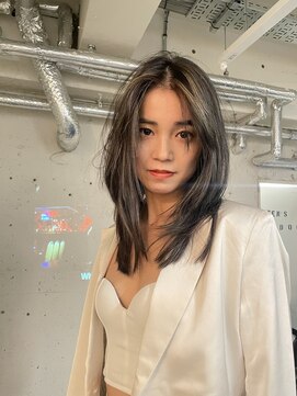 ノラギンザユー(NORA GINZA/U) 筋感のある細めハイライト外国人風オフィスで浮かないハイライト