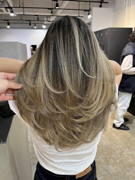 メリー オオサカ(Merly Osaka) バタフライカット×バレイヤージュ