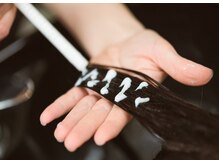 最後に栄養たっぷりのトリートメントを補給☆ [溝の口駅/髪質改善/縮毛矯正/美髪矯正]