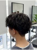 ツイストスパイラルパーマ刈り上げセンターパートメンズヘア