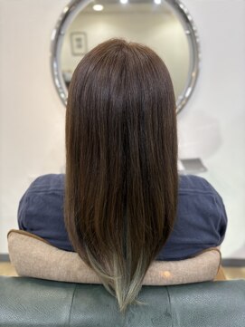 ビィーワンイースト(Be 1 EAST) セミロングカット