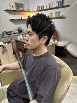 シラス(SiLasu) ツイスト強めアップバングツイスパショート
