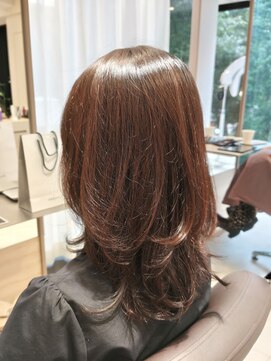 アンベリールフルー(EMBELLIR fleur) 大人のロングレイヤーカットスタイル