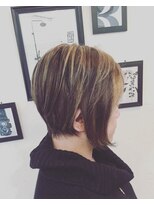 アイリス トーキョー(IRIS Tokyo) 前下がりショート