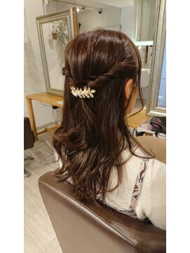 ウィービーパセリ atre川越店(WE BE PARSLEY) ハーフアップヘアアレンジ♪【担当木村沙織】