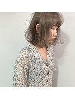 アミリ(amili) 切りっぱなしボブ×ミルクティーベージュ