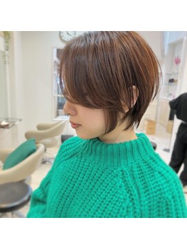 ヴィーヴォ 天六店(VIVO) 【VIVO】骨格矯正カット 前下がりショート 束感レイヤー小顔ヘア