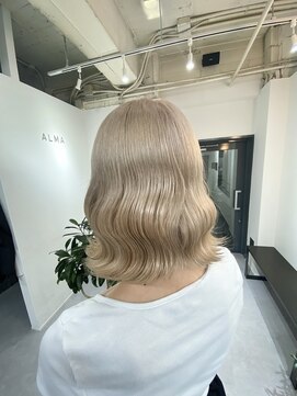 アルマバイロサ(ALMA by ROSA) ハイトーンアッシュベージュ/担当:【ギャル仙人】RENTA