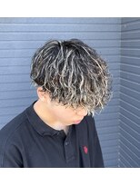 チコカリ(CHICOCARI)&nbsp;波巻きパーマ×ホワイトメッシュハイライト